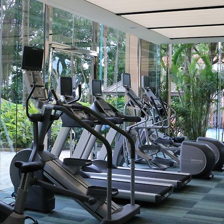 Hong Kong Gold Coast Hotel Экстерьер фото A gym at a hotel