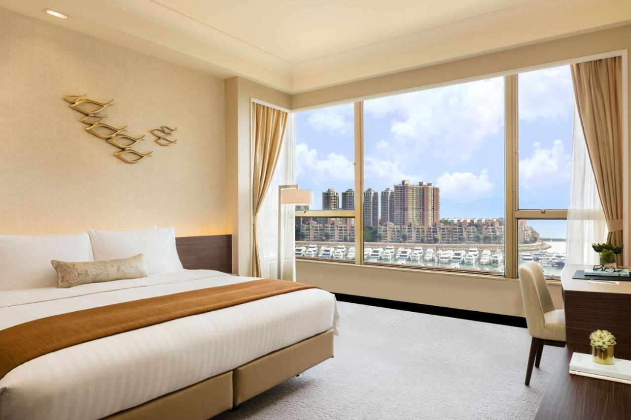 Hong Kong Gold Coast Hotel Экстерьер фото