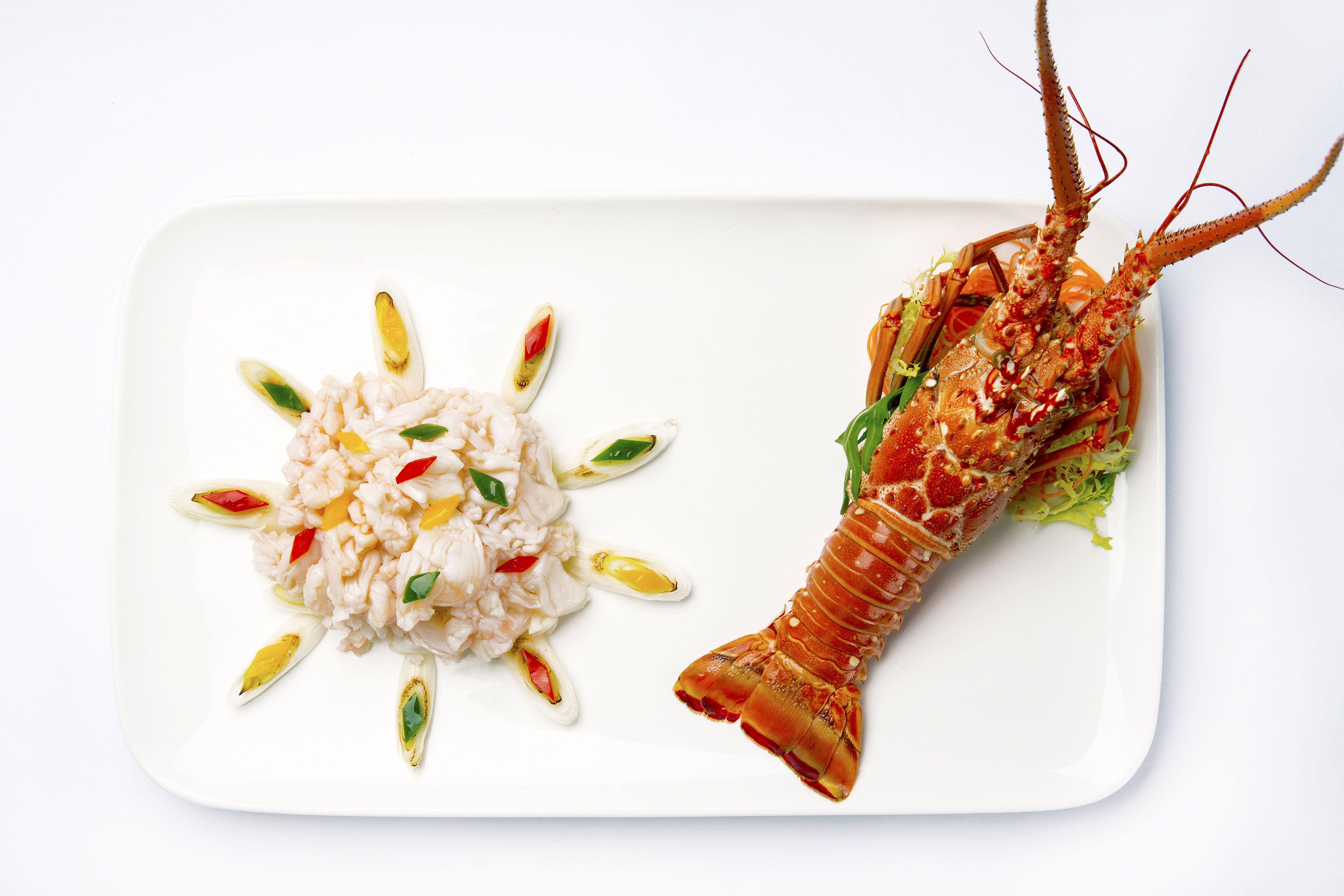 Hong Kong Gold Coast Hotel Экстерьер фото A lobster prepared for consumption