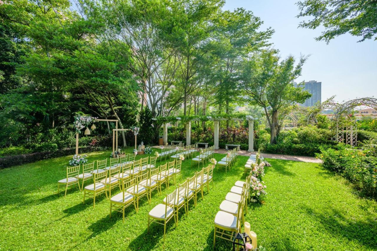 Hong Kong Gold Coast Hotel Экстерьер фото The Garden at Mandarin Oriental, Tokyo