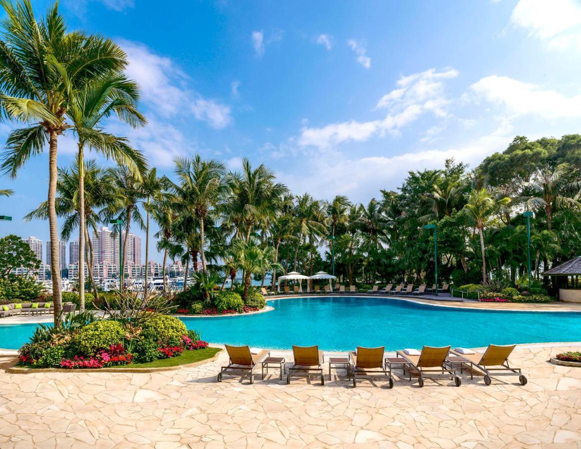 Hong Kong Gold Coast Hotel Экстерьер фото The pool at the Shangri-La Hotel, Kuala Lumpur