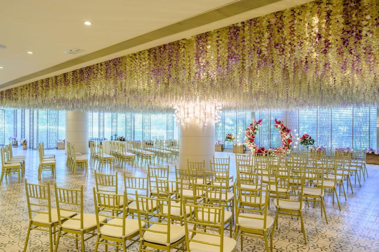 Hong Kong Gold Coast Hotel Экстерьер фото The Grand Ballroom