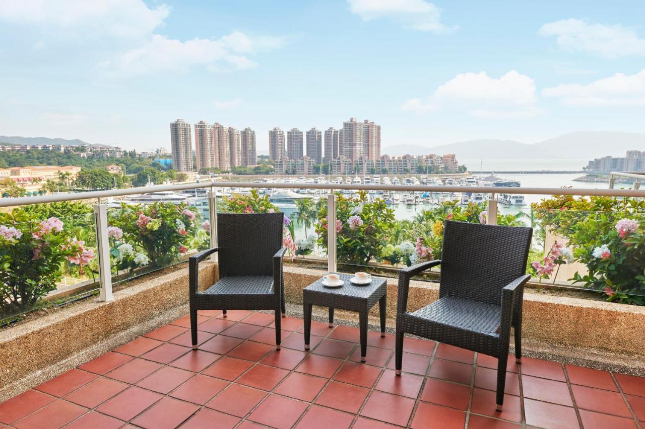 Hong Kong Gold Coast Hotel Экстерьер фото