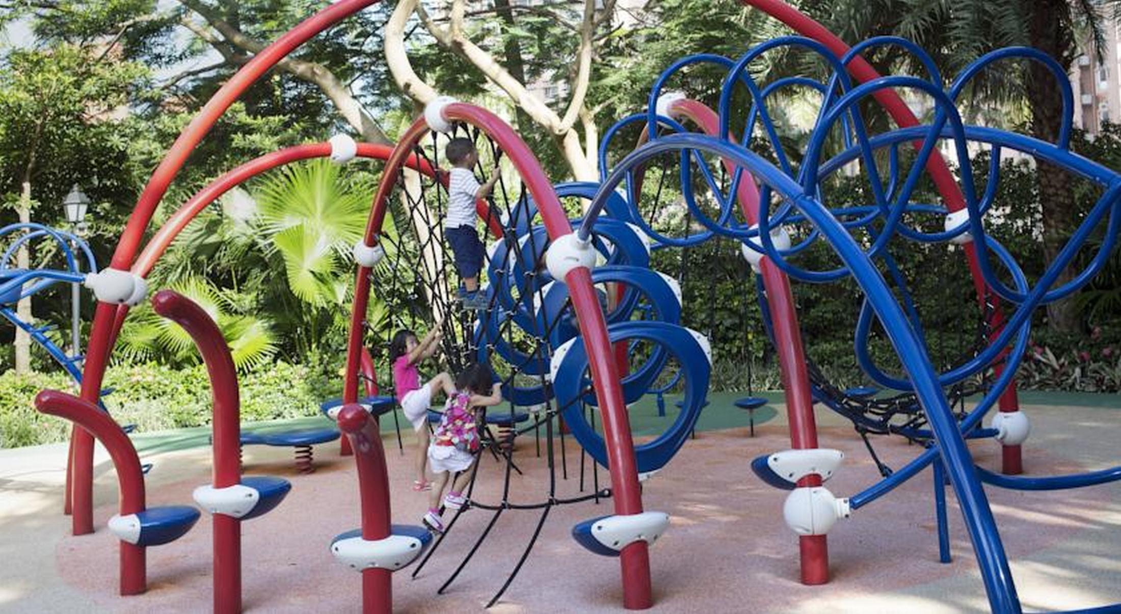 Hong Kong Gold Coast Hotel Экстерьер фото Playground at the zoo