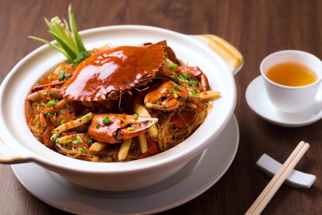 Hong Kong Gold Coast Hotel Экстерьер фото Chilli mud crab